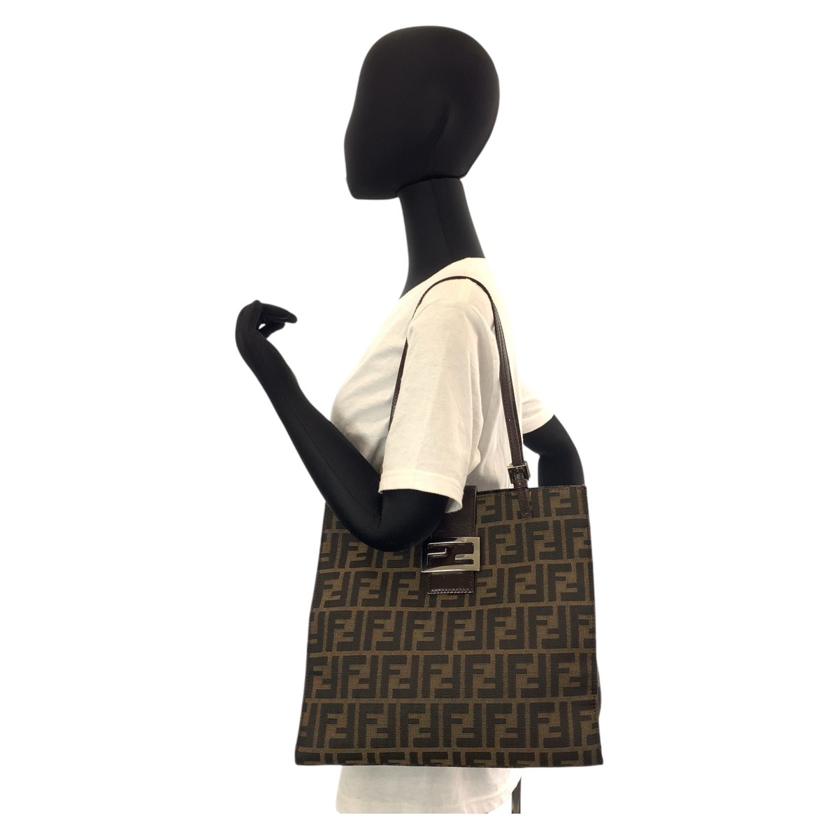 楽天市場】美品 FENDI フェンディ ズッカ ブラウン シルバー金具