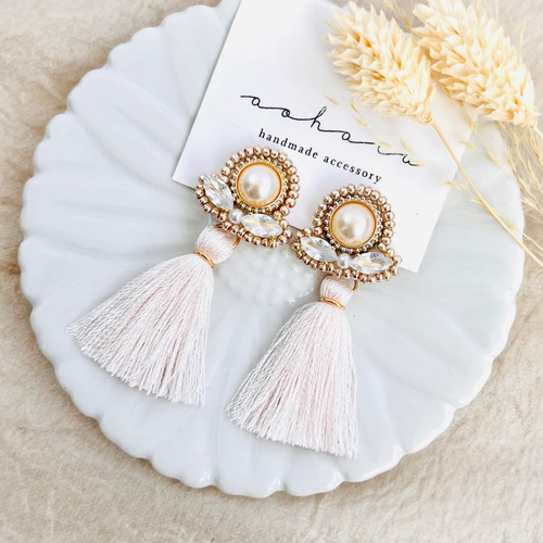 ウェディング ビジュー パール ビーズ刺繍×ミニタッセルピアス