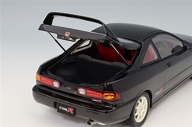 MOTORHELIX 1/18 ホンダ インテグラ タイプR (DC2) 前期型 フラメンコ
