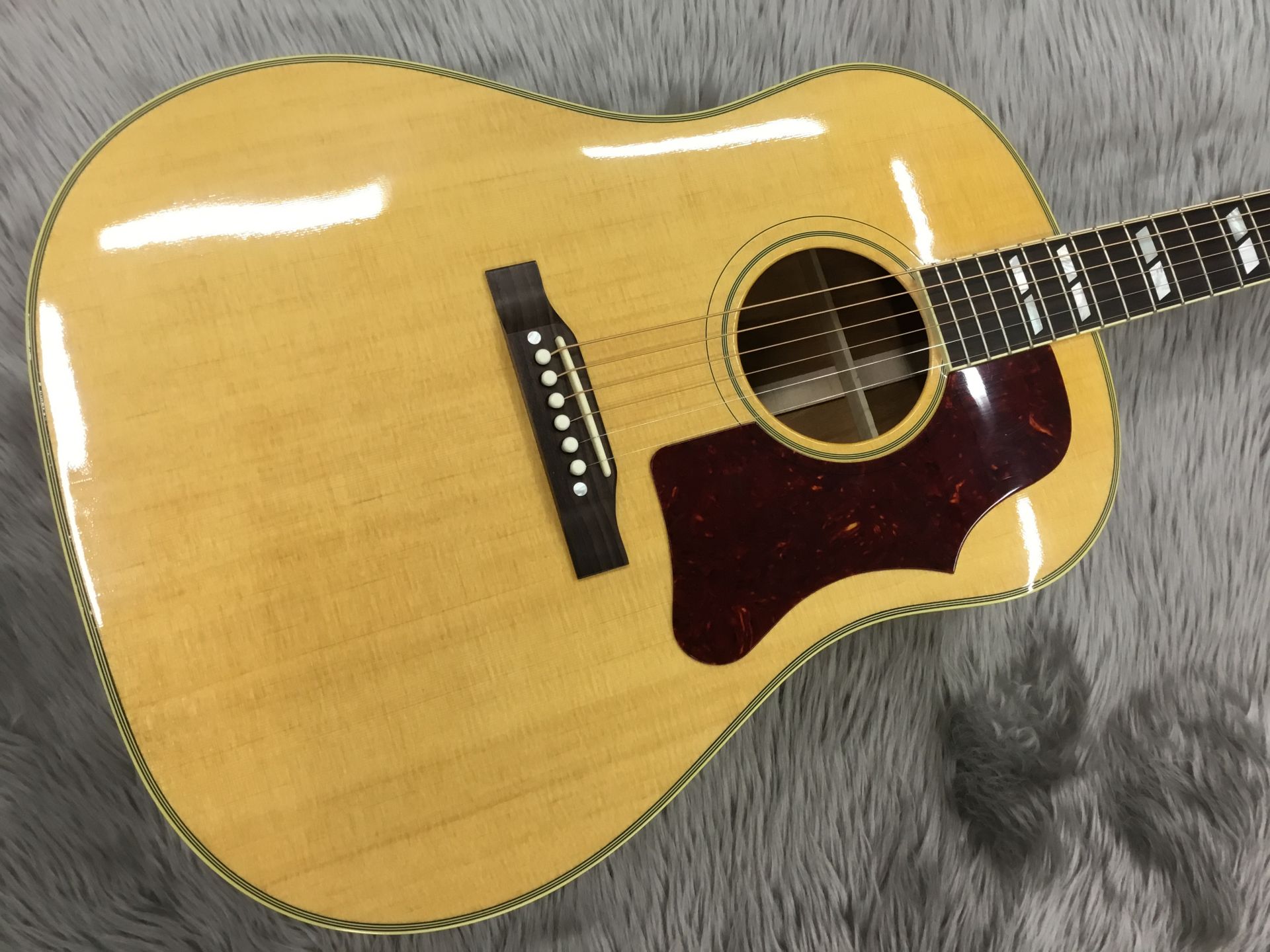 入荷情報】ギブソン カスタムショップ製 SOUTHERN JUMBO 2016年製