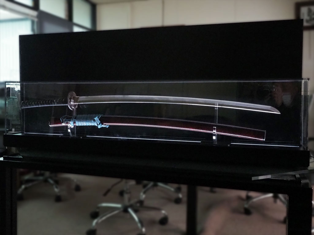 アクリル製 日本刀ケースの試作品を見てきました - 刀部 かたなべ 日本