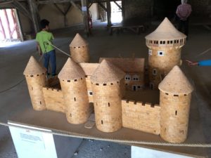 800年前の技術だけで復元中！仏中世の城、ゲドゥロン城を見に行く