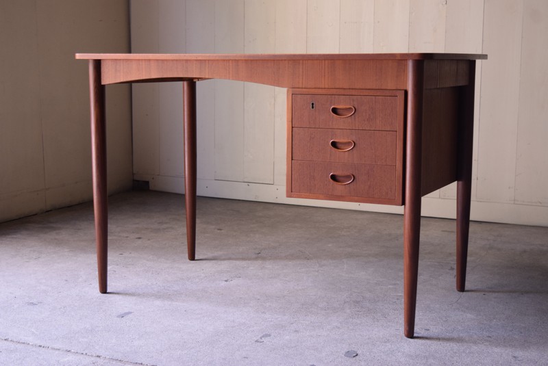 ヴィンテージ デンマーク製 チーク材 デスク | REFACTORY antiques