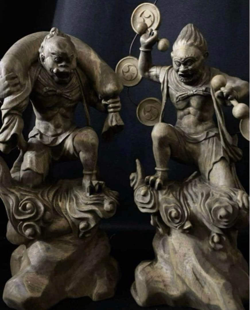 総楠材　高27cm 最大32cm 木彫仏教　仏師で仕上げ品　風神雷神図一式 井波彫刻 仏教工芸品 総楠製 極上彫 木彫仏像 風神雷神図一式 彫刻