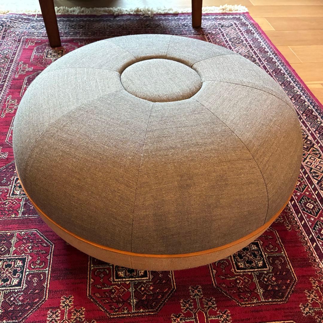 Fritz Hansen/フリッツハンセン　プフ　オットマン セシリエ・マンツデザインのPOUF（プフ）シリーズが、新しいカラーと