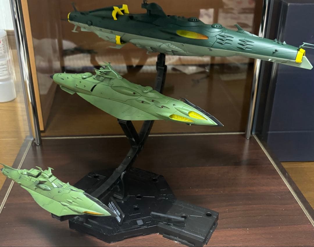 BANDAI 宇宙戦艦ヤマト ガミラス帝国 ガミラス艦セット 完成品 Amazon.co.jp: 1/1000 大ガミラス帝国航宙艦隊 ガミラス艦セット3