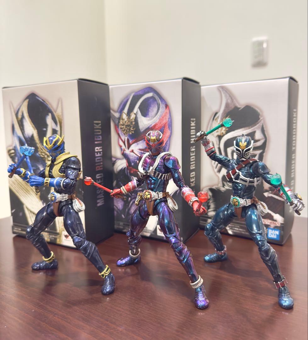 真骨彫製法 仮面ライダー 響鬼 威吹鬼 轟鬼 夏の太鼓祭 セット オプション付 先着販売】S.H.Figuarts（真骨彫製法） 仮面ライダー轟鬼 | 仮面