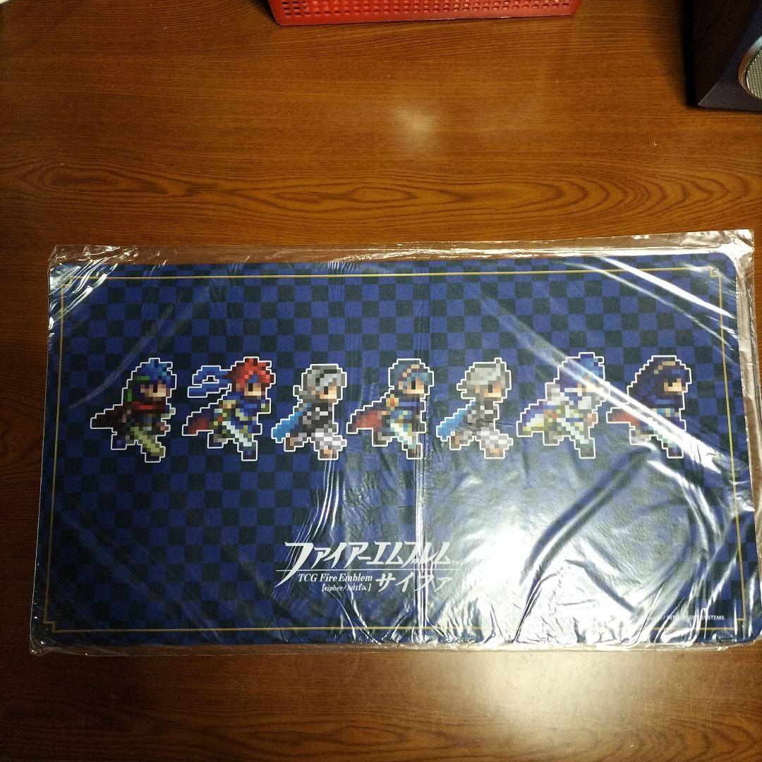 ファイアーエムブレムサイファ　プレイマット　主人公Ver Amazon.co.jp: FE サイファ プレイマット チキ ルキナ : おもちゃ