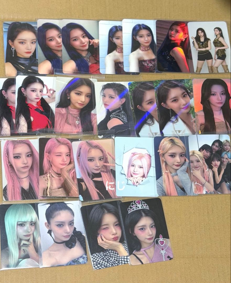 EVERGLOW トレカ イロン Amazon.co.jp: everglow イロン トレカ エバーグロー グッズ カード