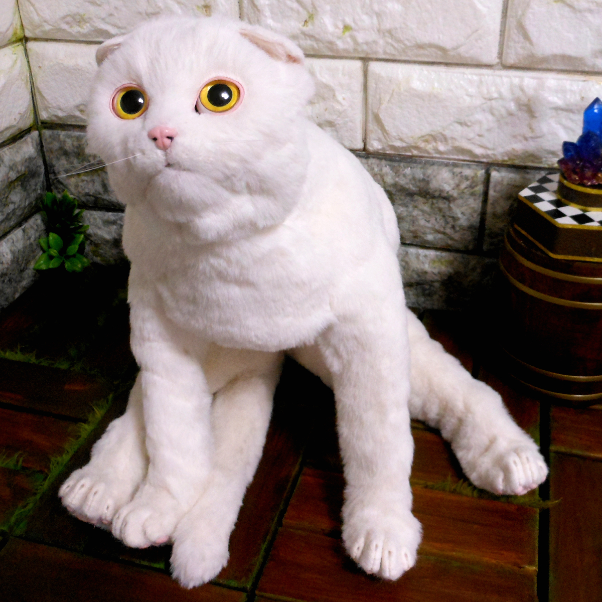 自在猫】 自在に可動できるスコティッシュフォールド風のリアルな白猫